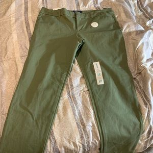NWT Old Navy Pants. Size 12.